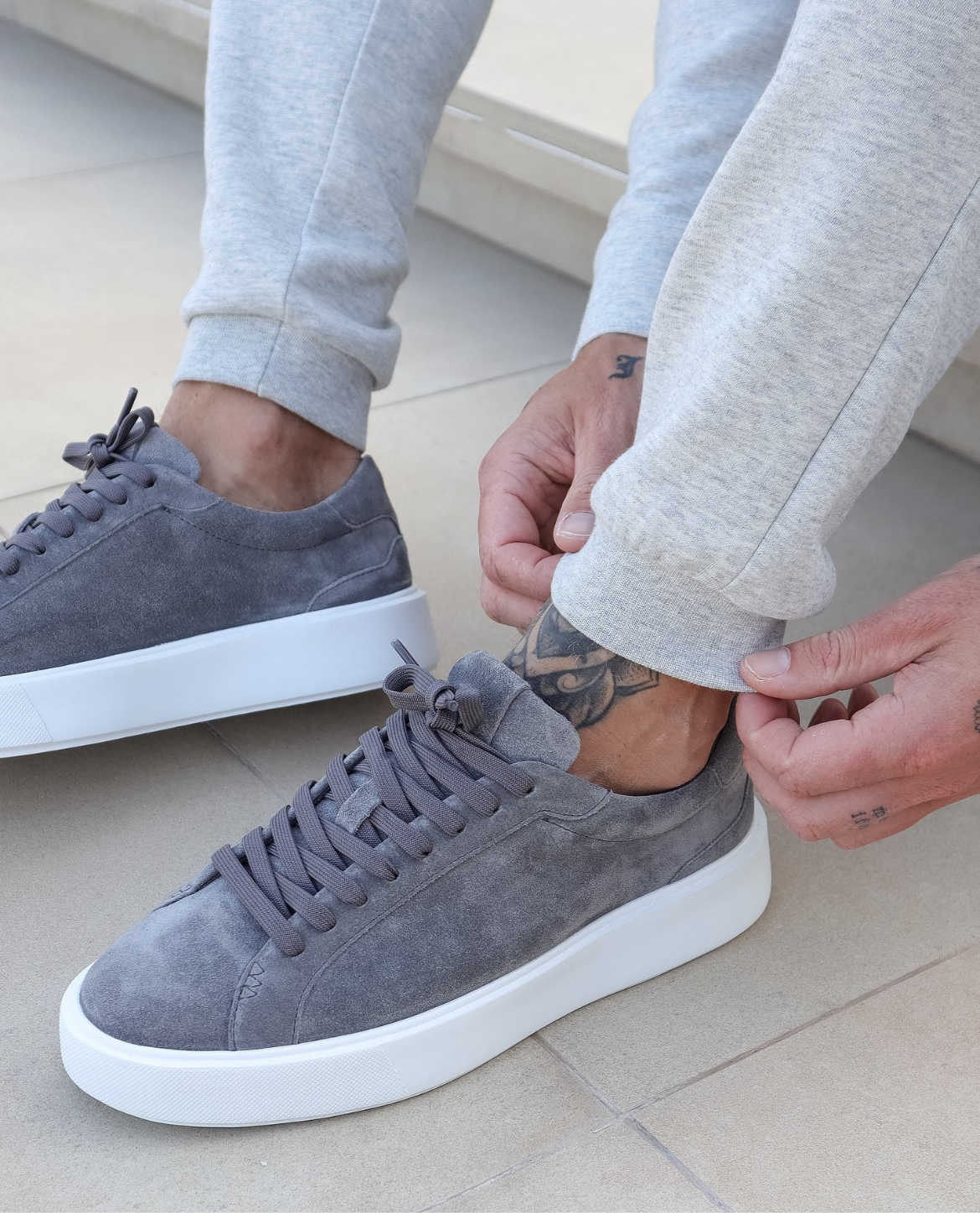 Nera - Suede Sneakers