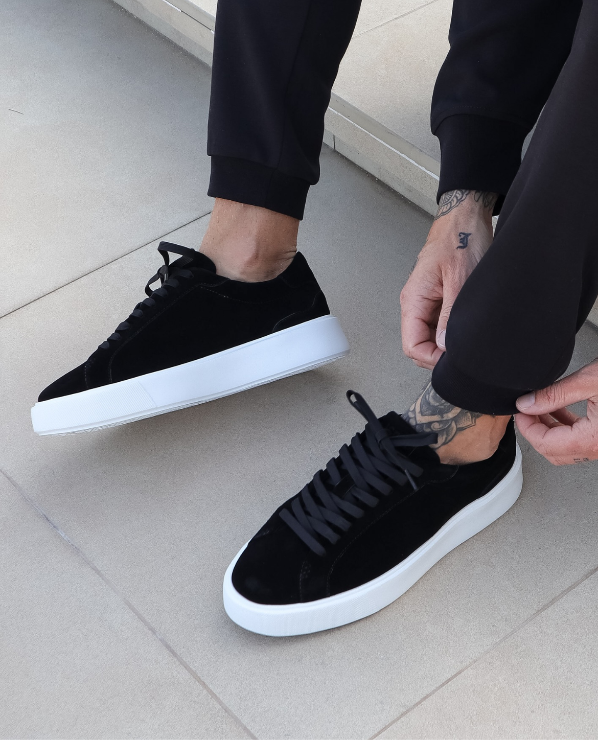 Nera - Suede Sneakers