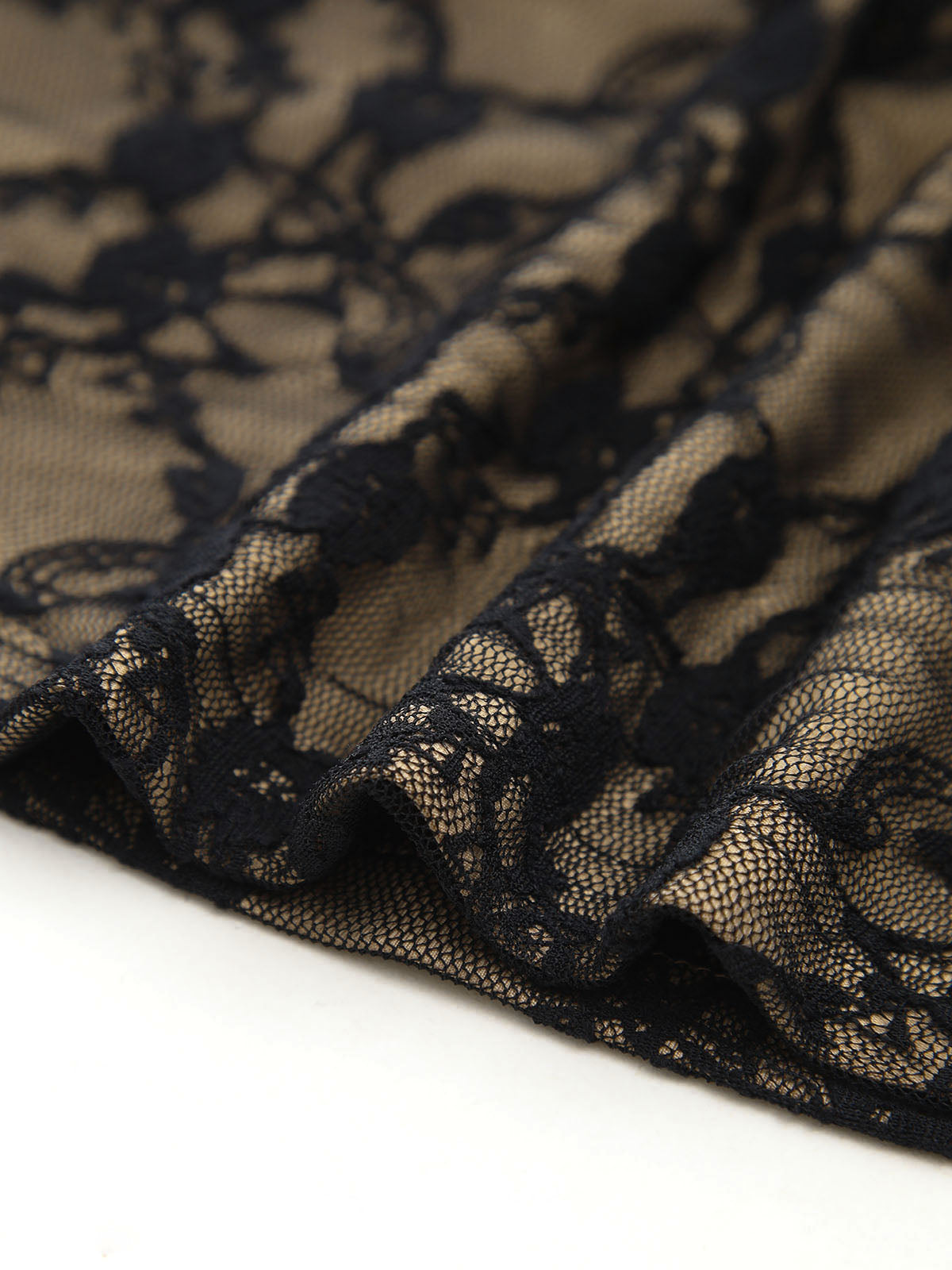 Lieke – Cami Top met Kanten Knoopjes