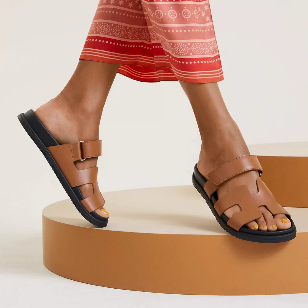Sanne – Vegan leren slippers met verstelbare band