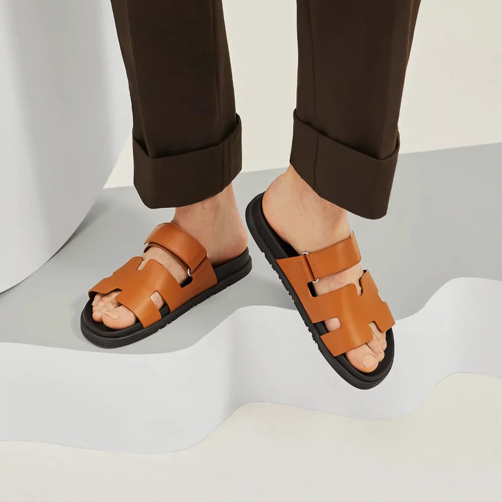 Sanne – Vegan leren slippers met verstelbare band