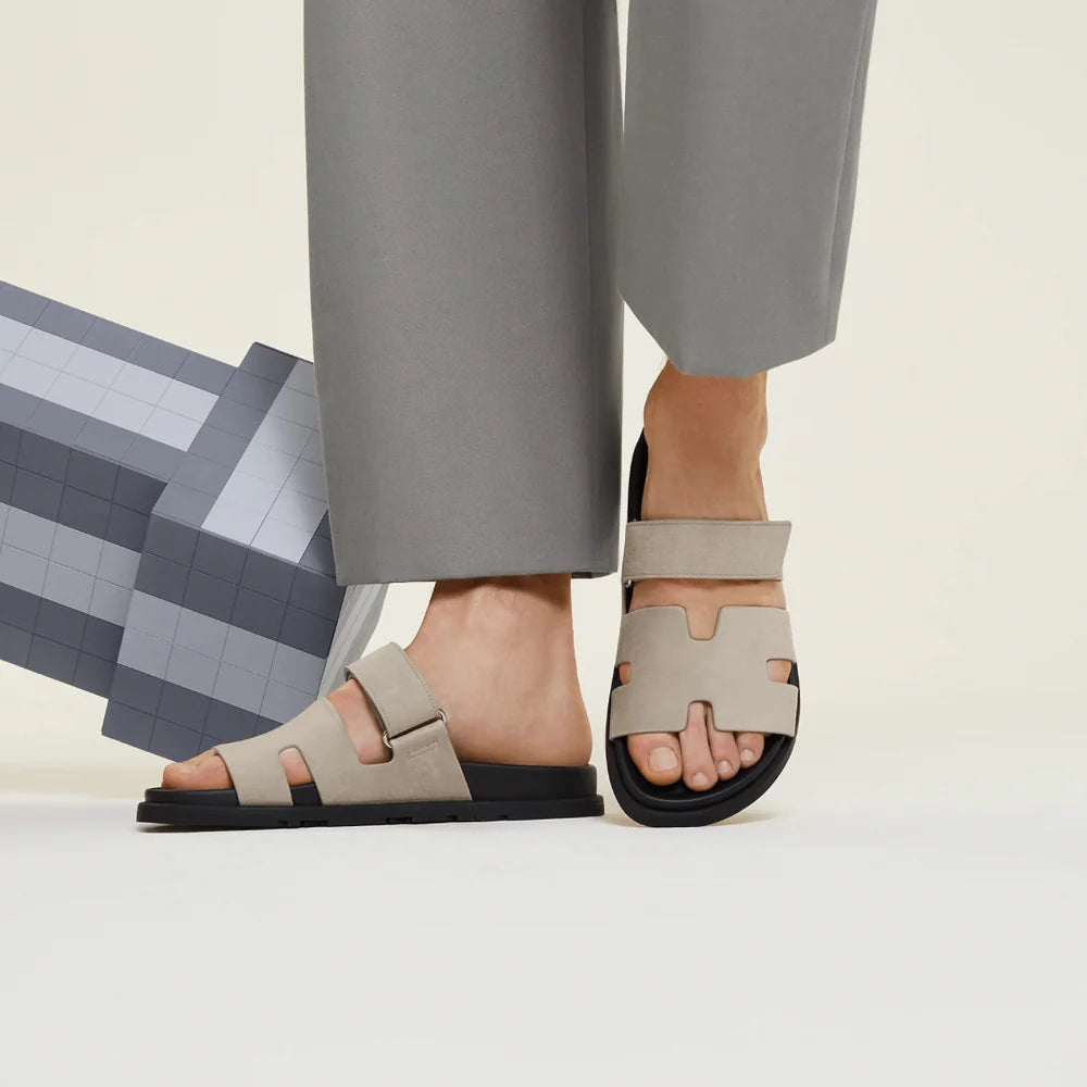 Sanne – Vegan leren slippers met verstelbare band