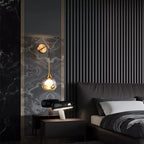 Applique murale pendante dorée avec boule de verre ambre ou gris fumé