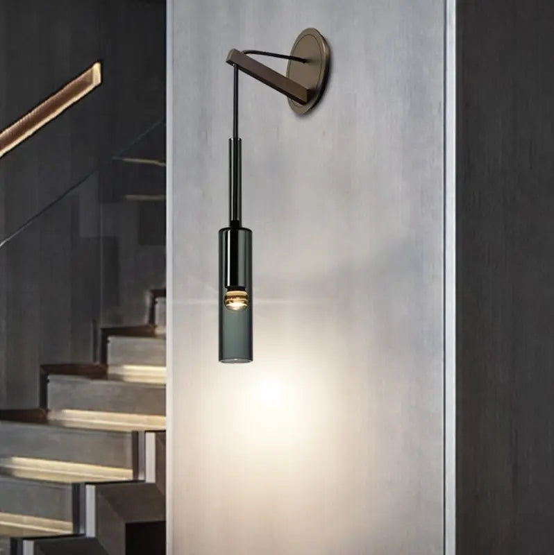 Applique murale suspendue en verre gris fumé au design moderne en forme de bouteille